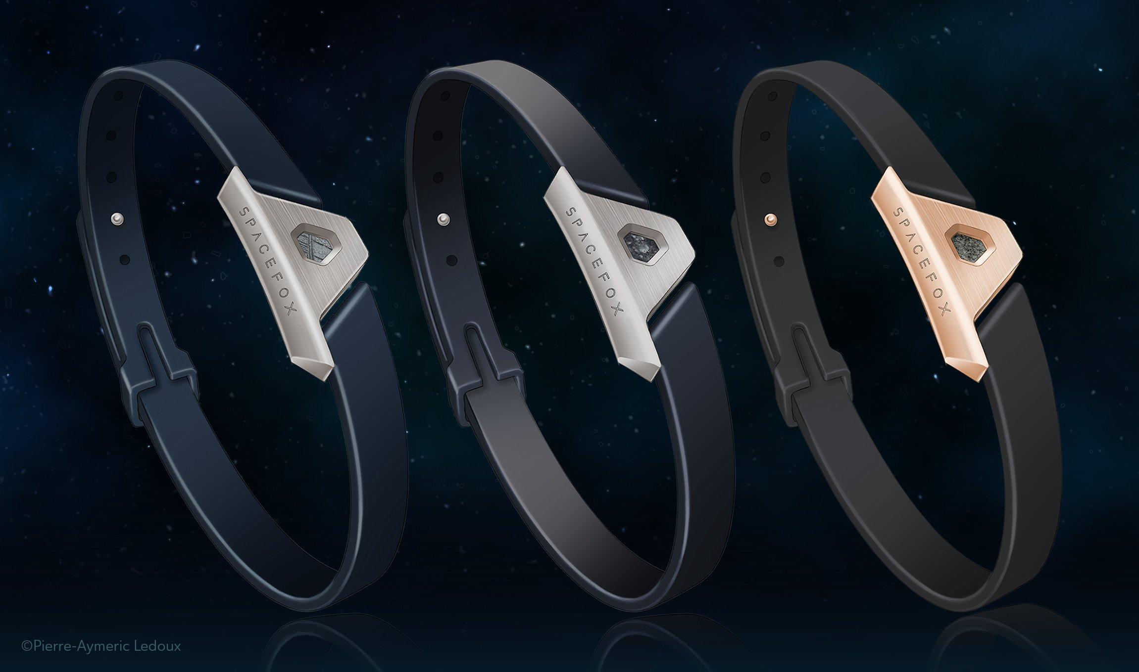 Dessins des trois versions du bracelet Spacefox Collision